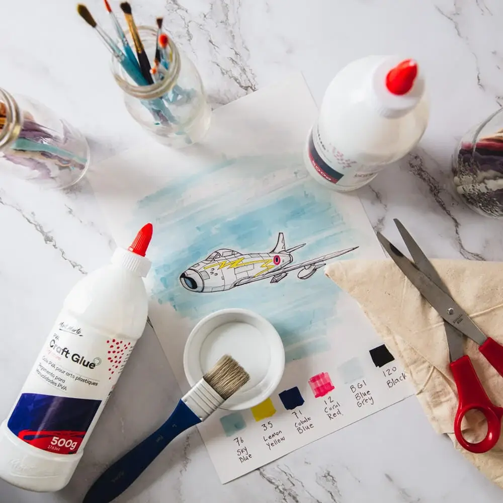 mont-marte-craft-glue-signature-500g-macr0039_v01-lifestyle-3.webp