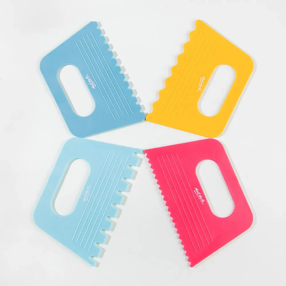Mont-Marte-Texture-Combs-Signature-4pc-MAXX0059_Contents.webp