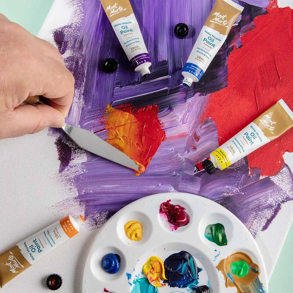 Mont-Marte-Mixable-Oil-Paint-Intro-Set-Premium-8pc-MPOW8181_InUse.webp