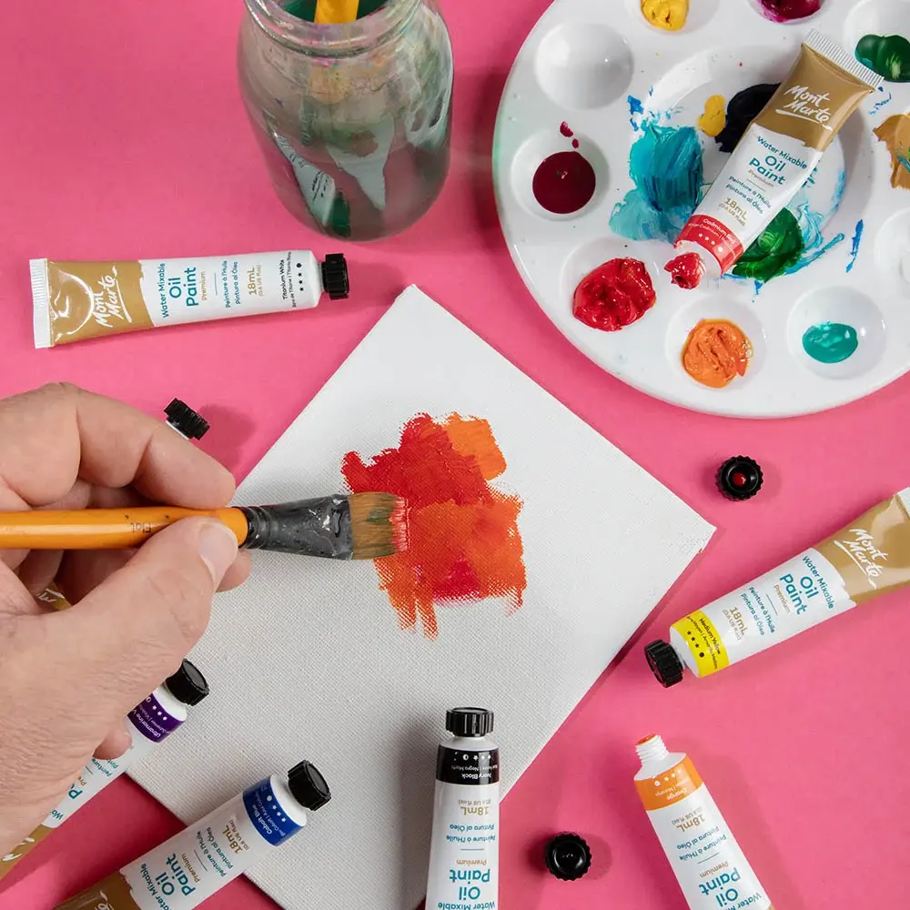 Mont-Marte-Mixable-Oil-Paint-Intro-Set-Premium-8pc-MPOW8181_UF3.webp